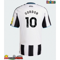 Camisa de Futebol Newcastle United Anthony Gordon #10 Equipamento Principal 2025-26 Manga Curta